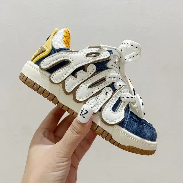 White Navy Low-Top Decorative Script Overlay Sneakers 11