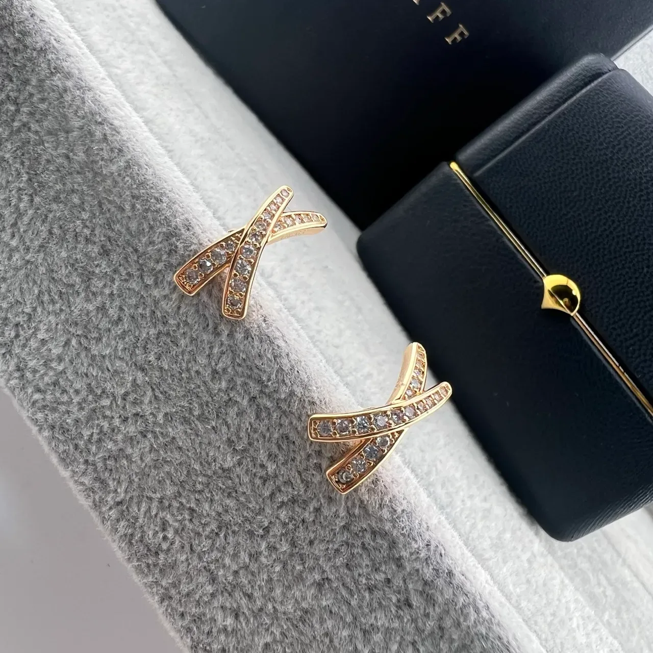 X-Shaped Pavé-Set Geometric Stud Earrings 3