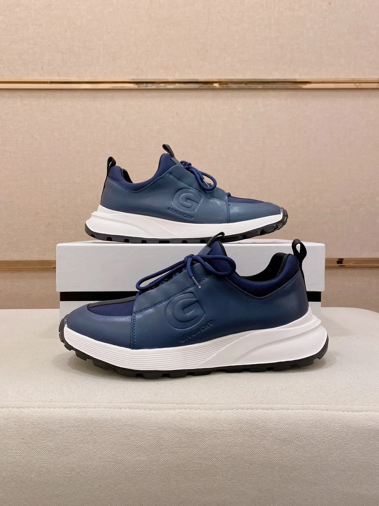Givenchy City Sport sneakers lifestyle en cuir bleu marine 7