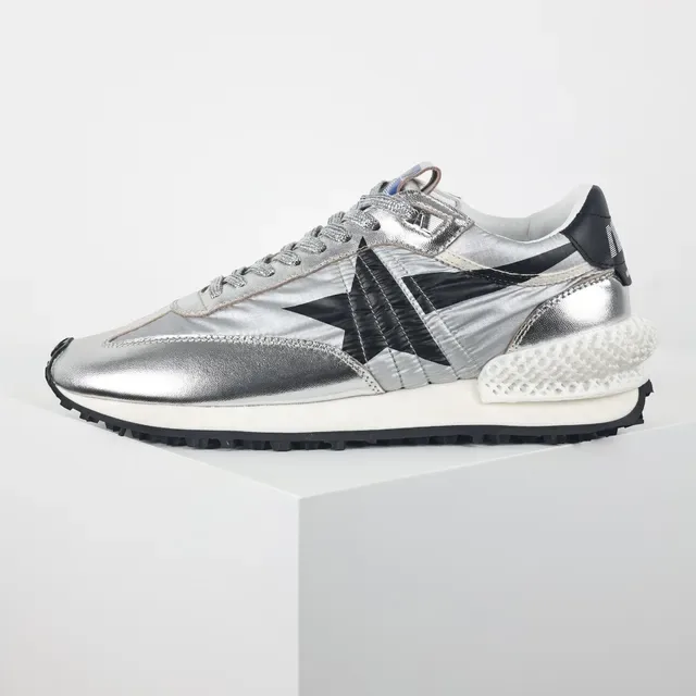 Golden Goose Runner Sneakers Lifestyle Métalliques Argent Noir Étoile 9
