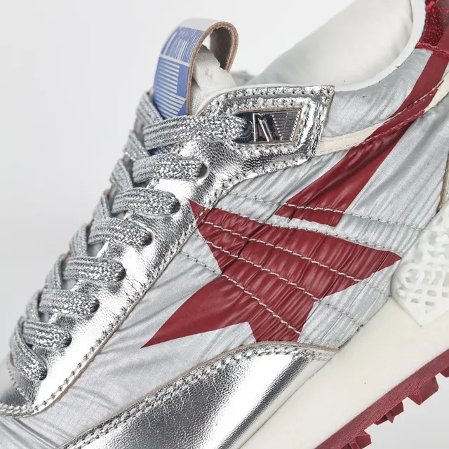 Golden Goose Super-Star Chaussures lifestyle argent métallique et rouge 6