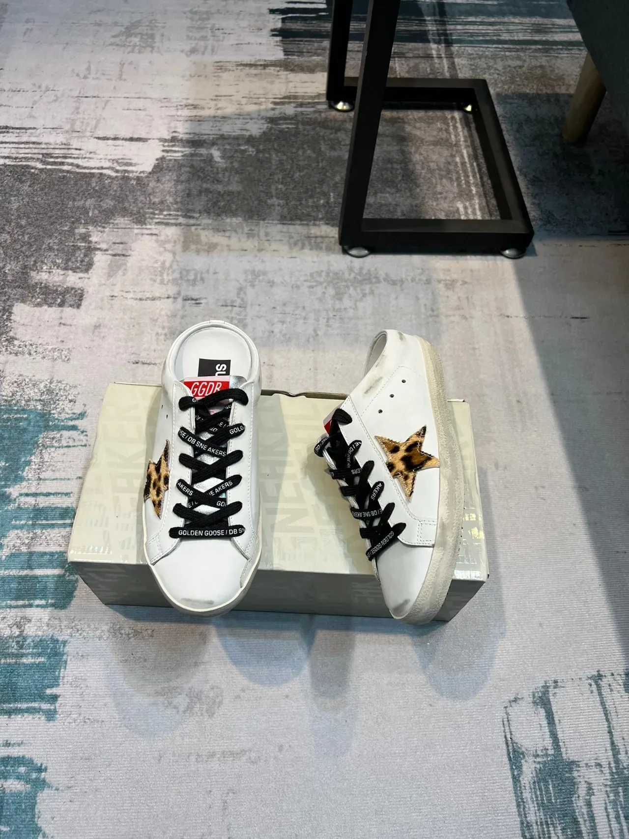 Golden Goose Super-Star Mule Chaussures Lifestyle Blanches Léopard Star 4