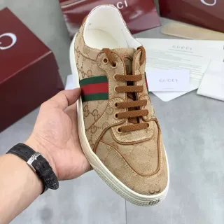 Gucci Ace بني GG Monogram Web Stripe سنيكرز لايف ستايل