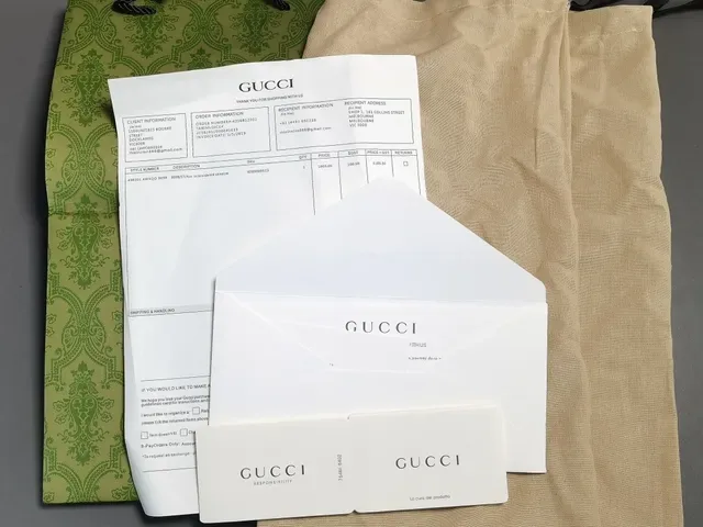 Gucci Ace Tênis Lifestyle Bege com Estampa Disney 3