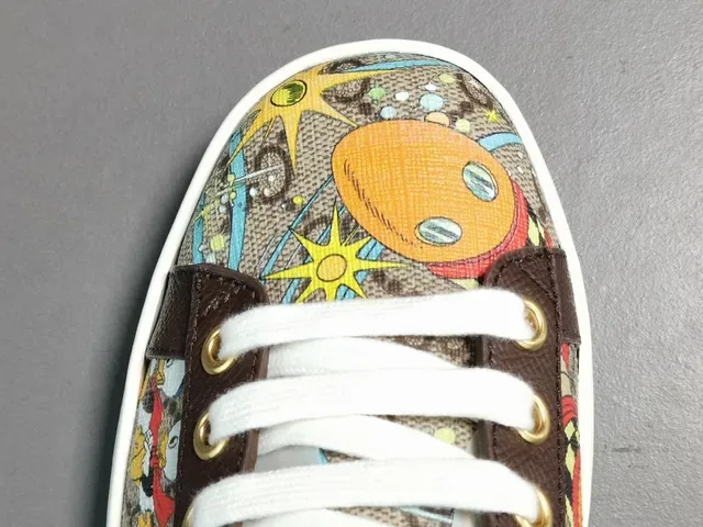 Gucci Ace Tênis Lifestyle Bege com Estampa Disney 4