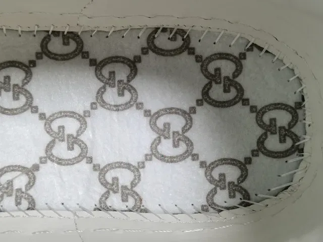 Gucci Ace Tênis Lifestyle Bege com Estampa Disney 7