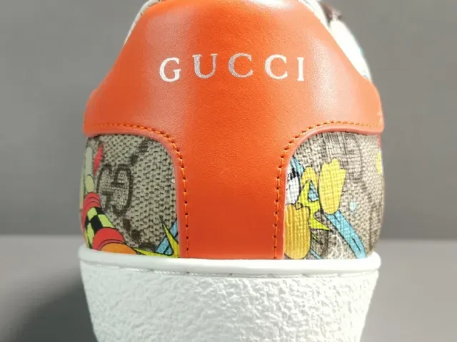 Gucci Ace Tênis Lifestyle Bege com Estampa Disney 8