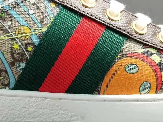 Gucci Ace Tênis Lifestyle Bege com Estampa Disney 9
