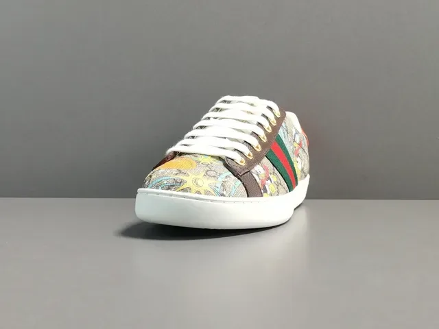 Gucci Ace Tênis Lifestyle Bege com Estampa Disney 11