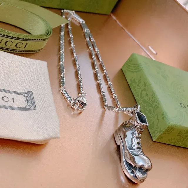 Gucci Ace Silver Green Sneaker-Shaped Pendant Polished Metal Necklace 5
