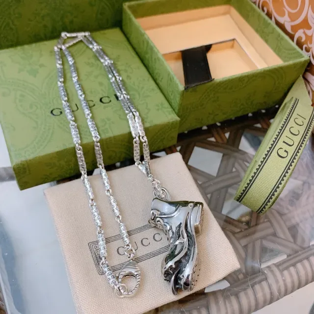 Gucci Ace Silver Green Sneaker-Shaped Pendant Polished Metal Necklace 9