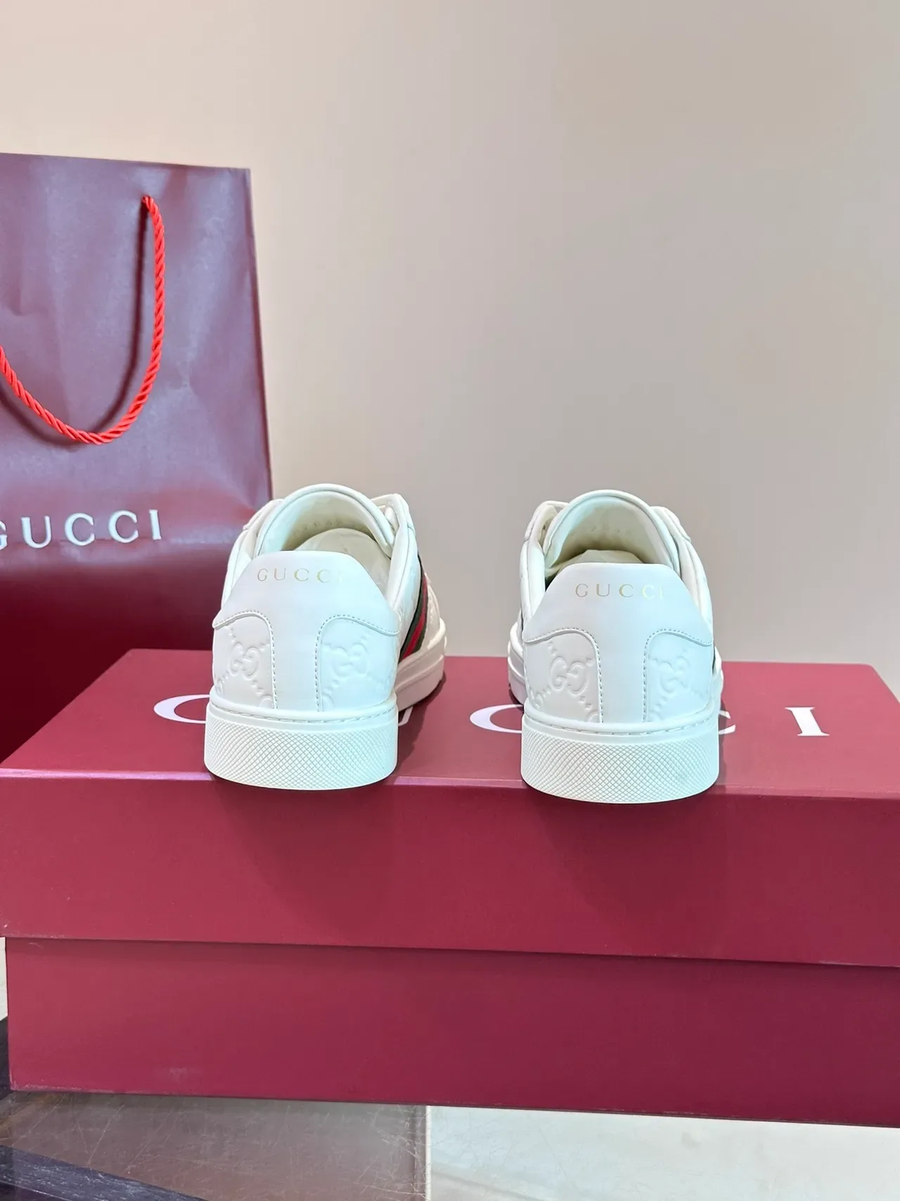 Gucci Ace Blanc embossed GG Web Stripe Chaussures Lifestyle 3