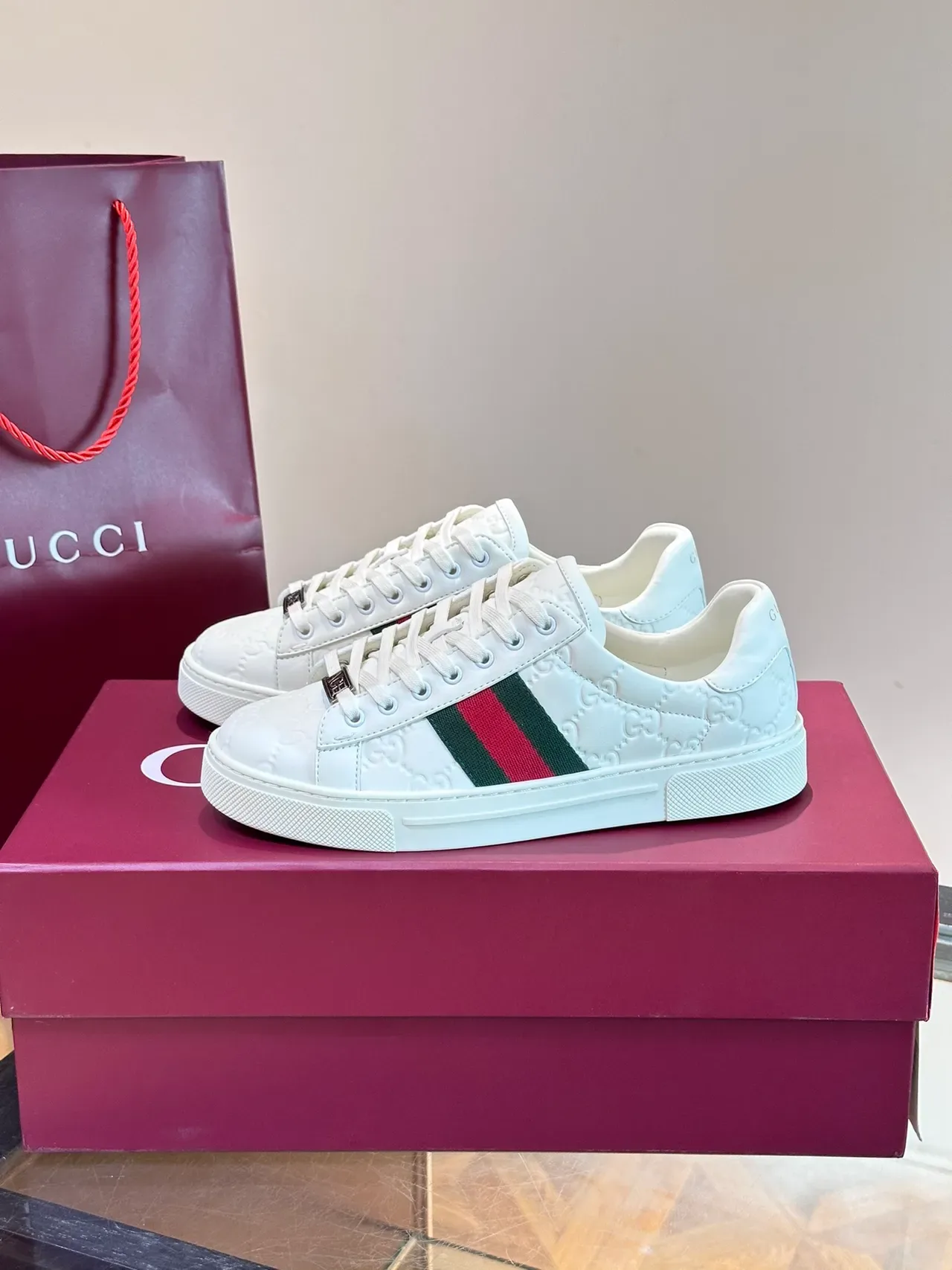 Gucci Ace Blanc embossed GG Web Stripe Chaussures Lifestyle 5