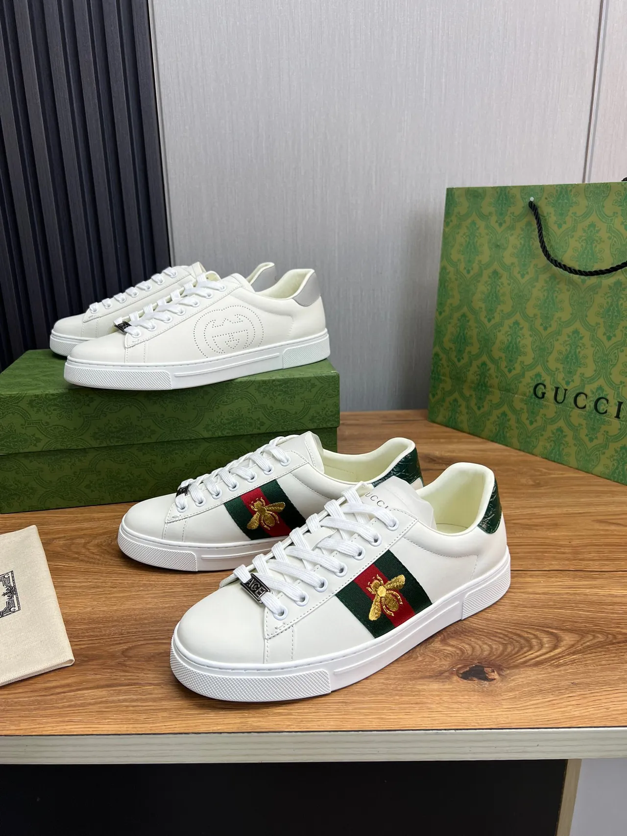 Gucci Ace White Green Red Bee Embroidery Lifestyle Sneakers 2