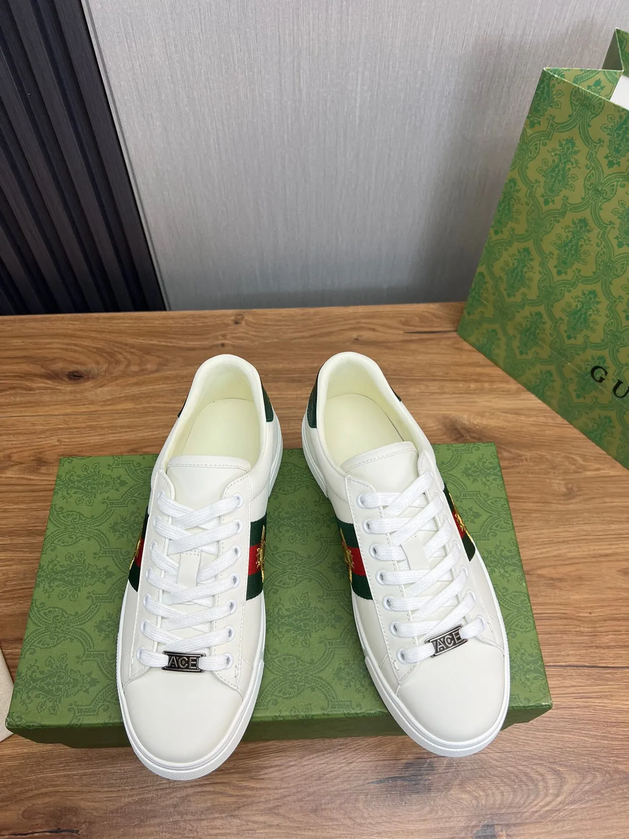Gucci Ace White Green Red Bee Embroidery Lifestyle Sneakers 3