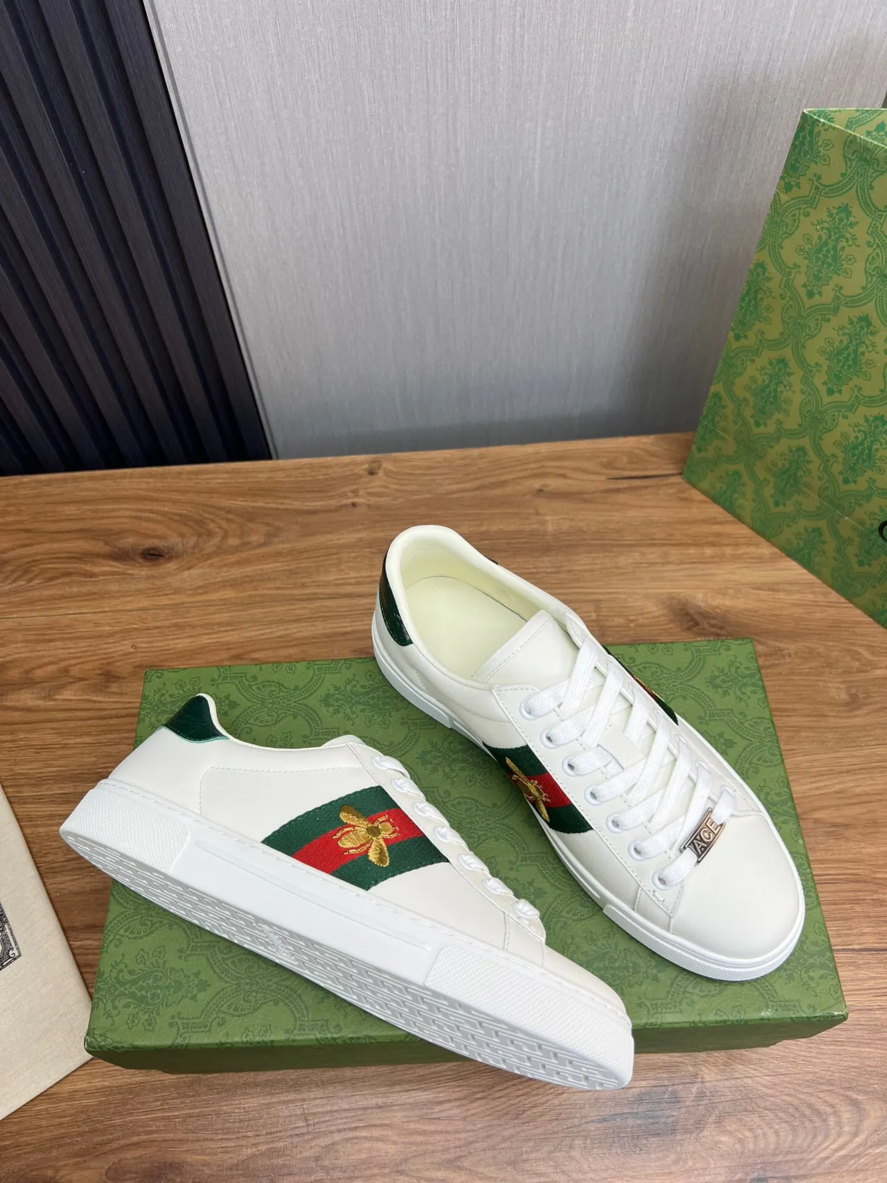 Gucci Ace White Green Red Bee Embroidery Lifestyle Sneakers 6