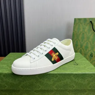 Gucci Ace أبيض أخضر أحمر ويب شريط تطريز نحل سنيكرز لايف ستايل