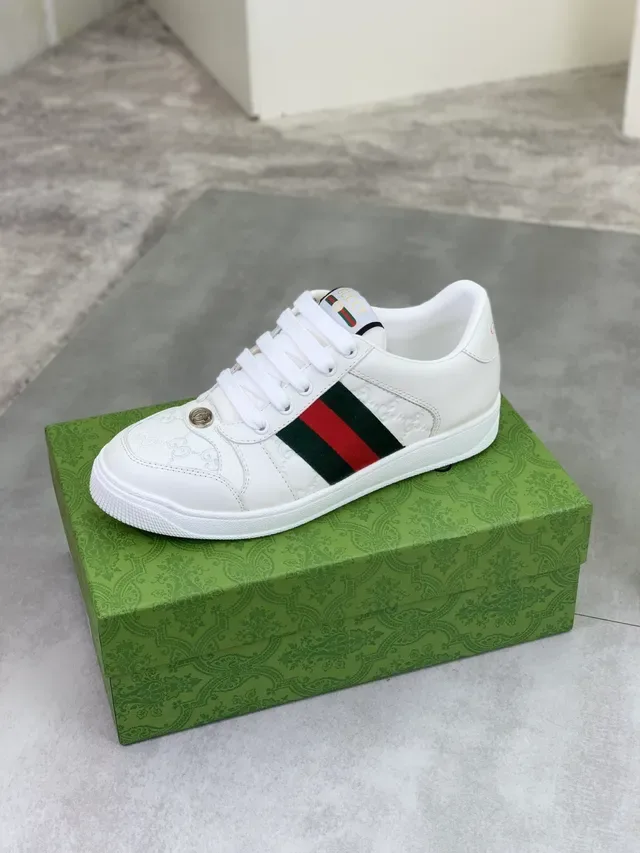 Gucci Ace Zapatillas Lifestyle Blancas de Cuero Emboss GG Web Stripe 4