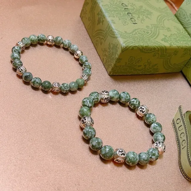 Gucci Beaded Green Speckled Stone and Silver Interlocking G Charms Bracelets 7