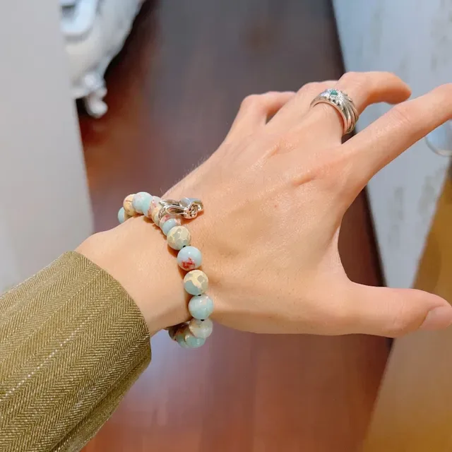 Gucci Beaded Marbled Stone and Silver-Tone Charm Bracelet 5