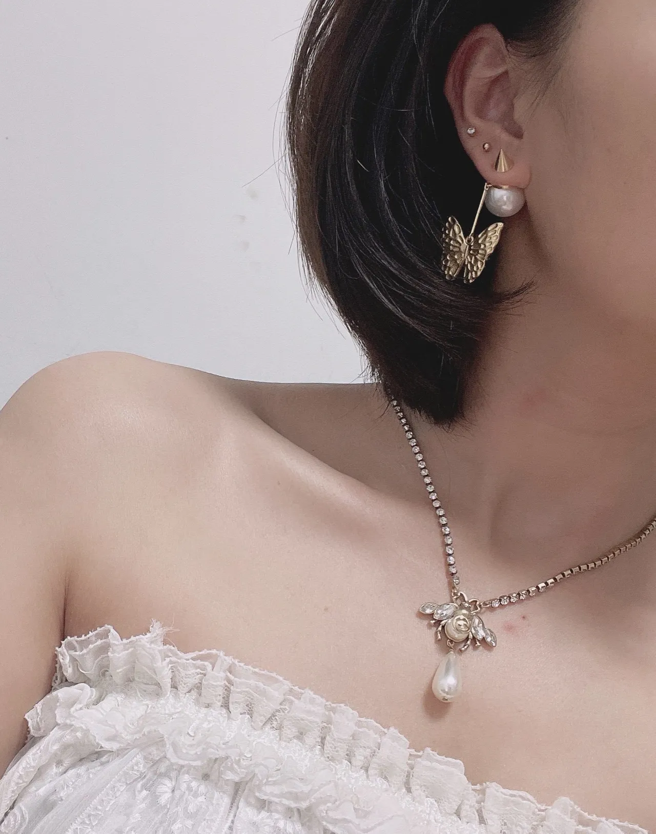 Gucci Bee Crystal and Pearl Drop Necklace 5