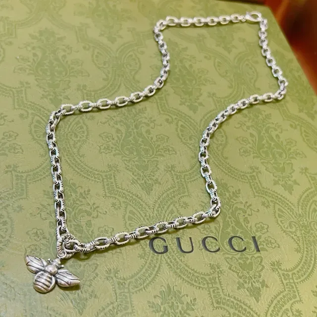 Gucci Bee Pendant Silver-Tone Ornate Link Necklace 6