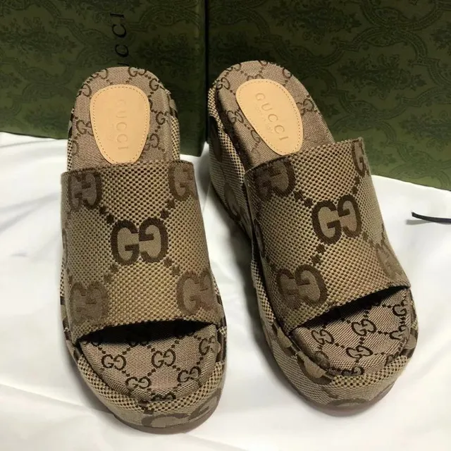 Gucci Beige Brown GG Supreme Canvas Open-Toe Slide Slippers 2