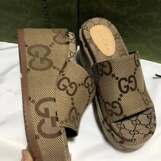Gucci Beige Brown GG Supreme Canvas Open-Toe Slide Slippers 4