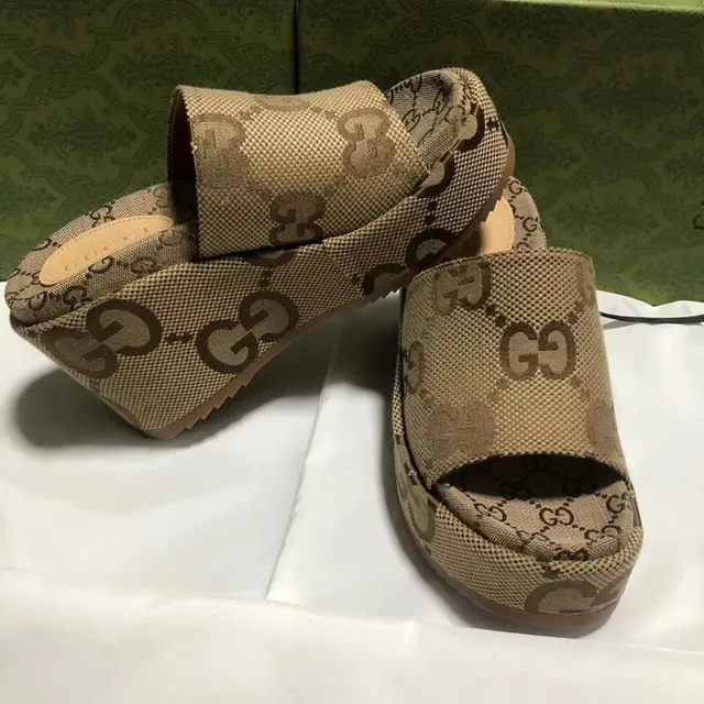 Gucci Beige Brown GG Supreme Canvas Open-Toe Slide Slippers 5