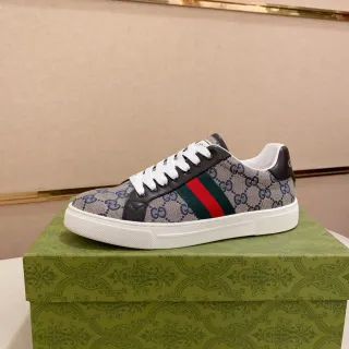 حذاء رياضي Gucci بيج بحري GG Supreme Canvas Web Stripe Accent أسلوب حياة