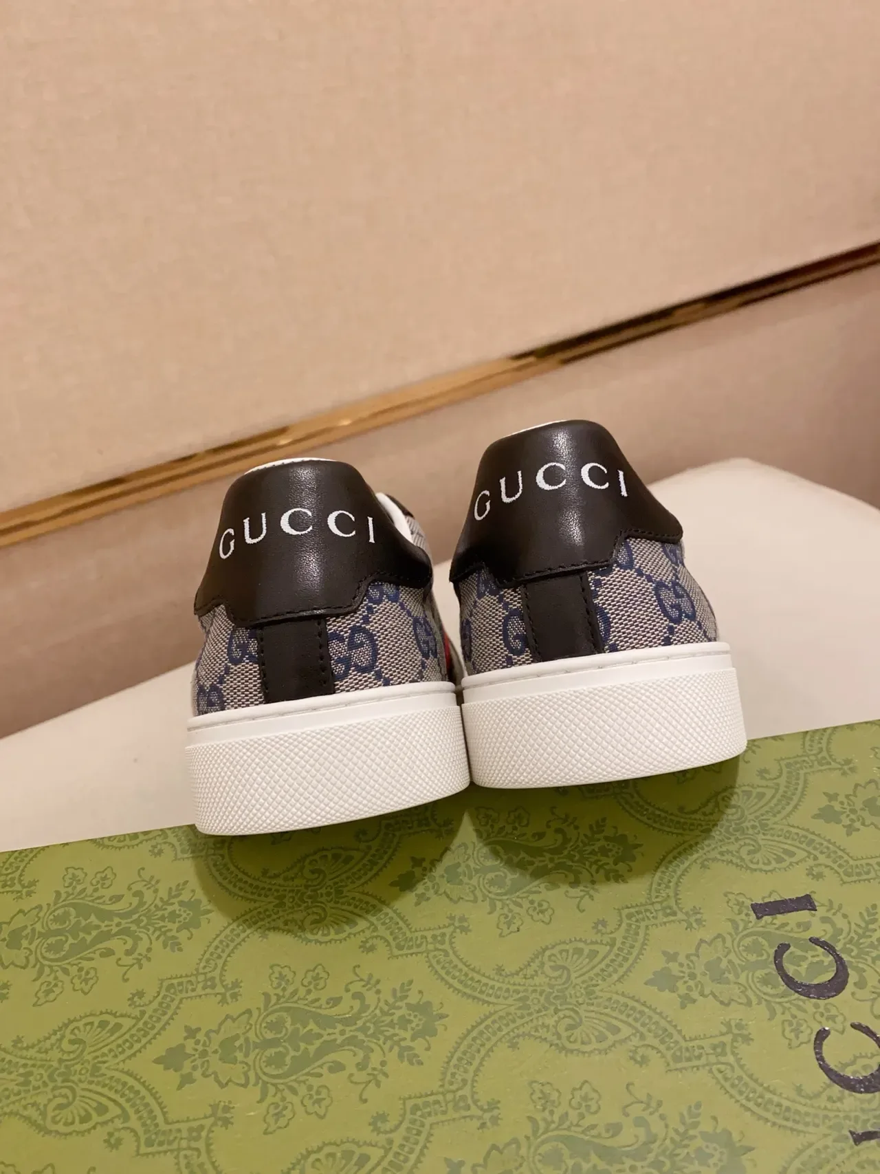 Sneakers lifestyle Gucci Beige Navy GG Supreme Canvas Web Stripe Accent 2