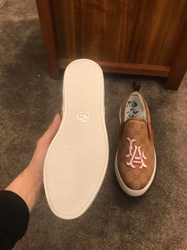 Gucci bege/branco GG Monogram tela logo bordado mocassim 5