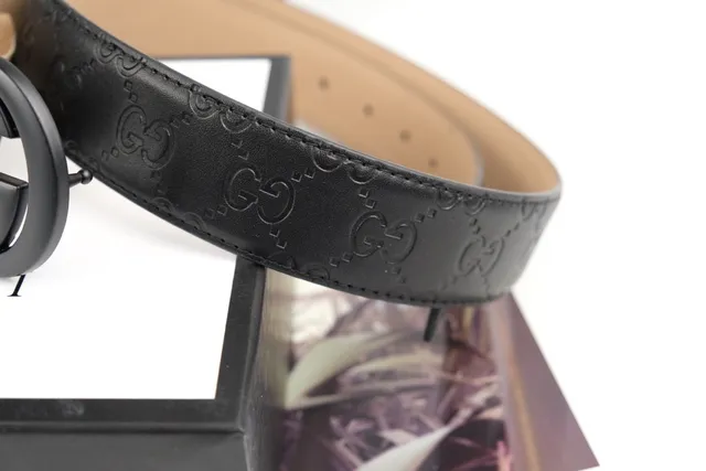 Gucci Black Beige Matte Interlocking G Buckle Embossed GG Monogram Leather Belt 4