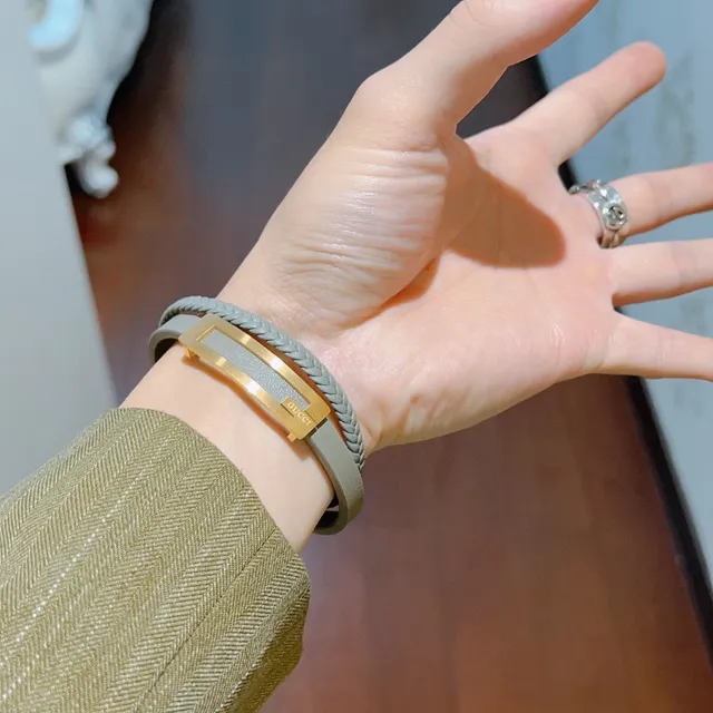 Gucci Braided Gray Leather and Gold-Tone Bracelet 4