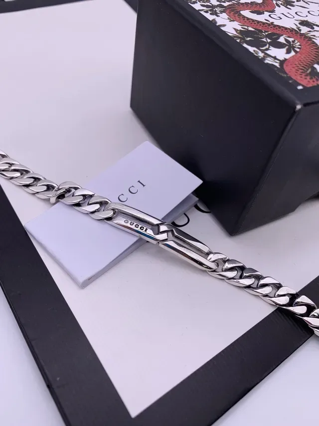Gucci Chunky Curb Chain Silver Bracelet 4