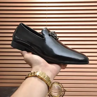 Gucci Dionysus Loafer काला चांदी चमकदार पैटेंट लेदर शेर हेड मेटल ऑर्नामेंट Loafer