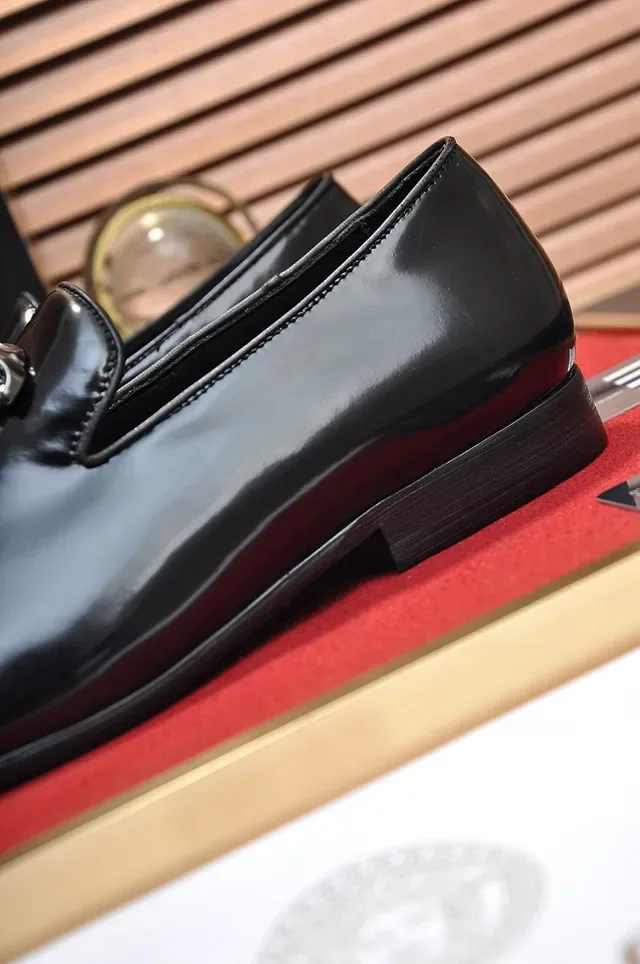 Gucci Dionysus Loafer Black Silver Glossy Patent Leather Lion Head Metal Ornament Loafer 2