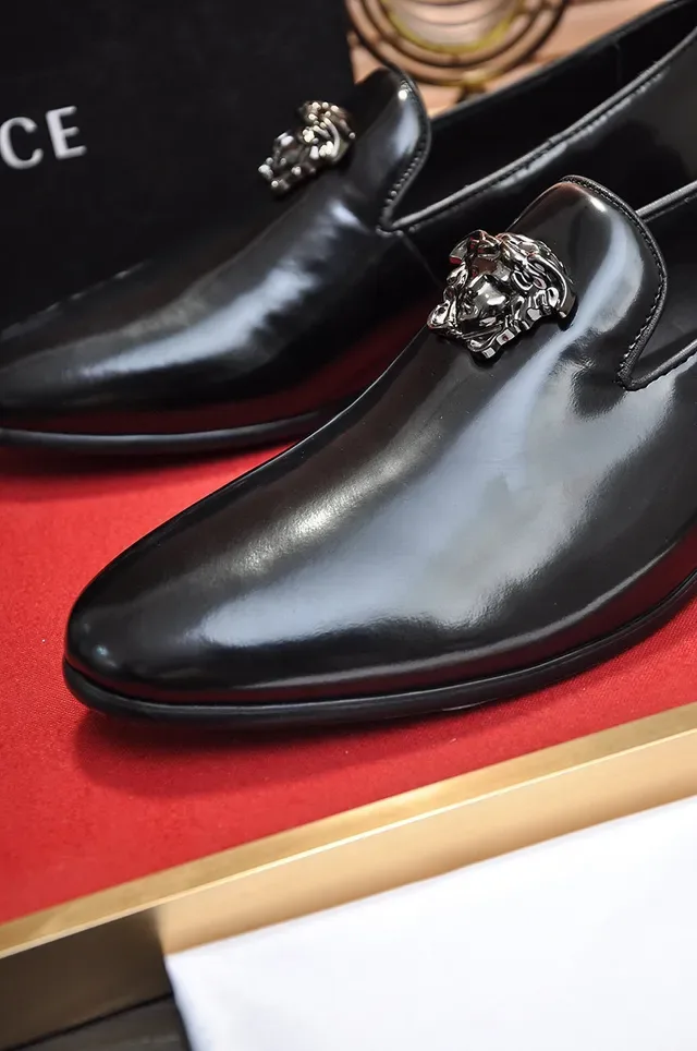 Gucci Dionysus Loafer Black Silver Glossy Patent Leather Lion Head Metal Ornament Loafer 3