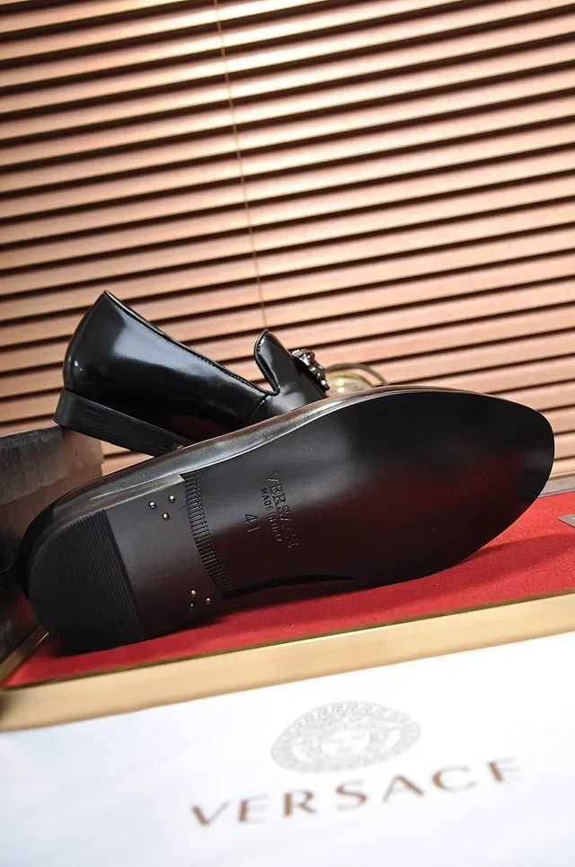 Gucci Dionysus Loafer Black Silver Glossy Patent Leather Lion Head Metal Ornament Loafer 4