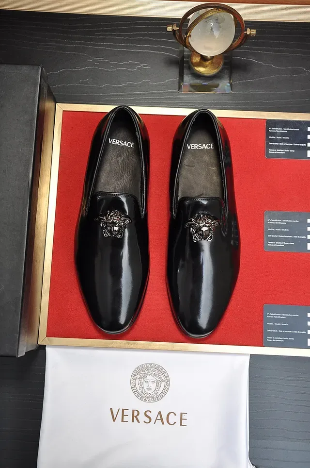 Gucci Dionysus Loafer Black Silver Glossy Patent Leather Lion Head Metal Ornament Loafer 9