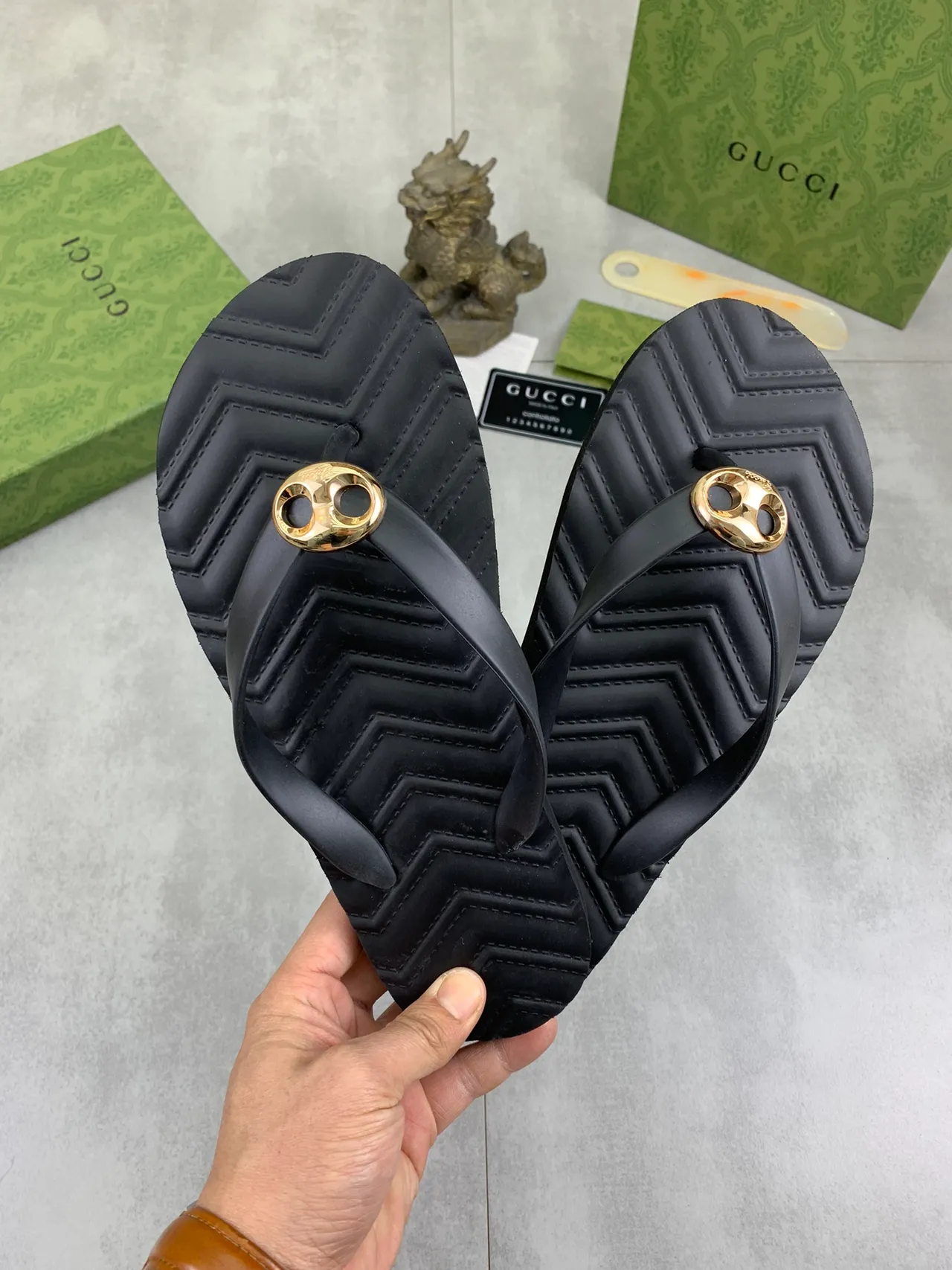 Gucci Double G Thong Black Gold Chevron-Soled Interlocking Hardware Slippers 10