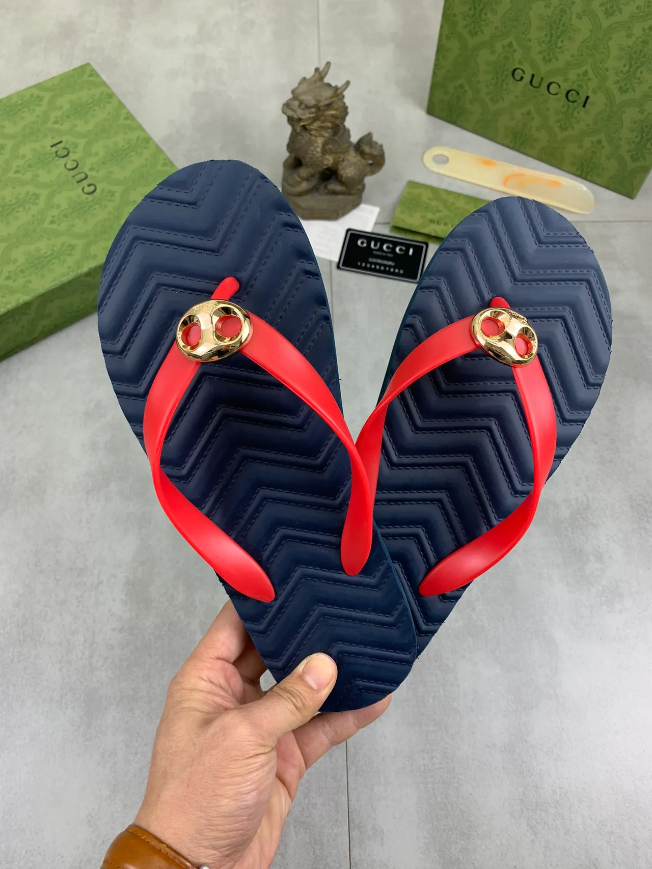 Gucci Double G Thong Black Gold Chevron-Soled Interlocking Hardware Slippers 13