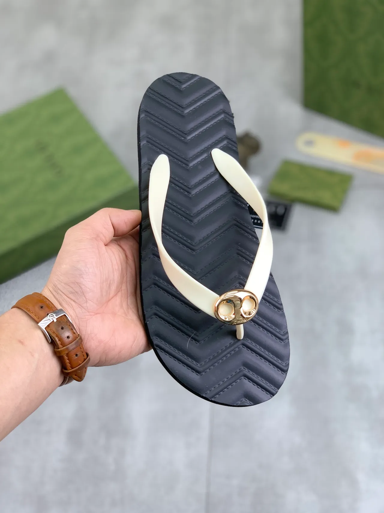 Gucci Double G Thong Black Gold Chevron-Soled Interlocking Hardware Slippers 16