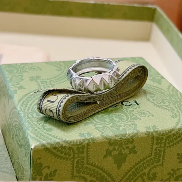 Gucci Faceted Geometric Silver Ring 3