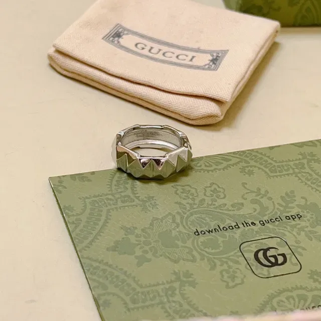 Gucci Faceted Geometric Silver Ring 8