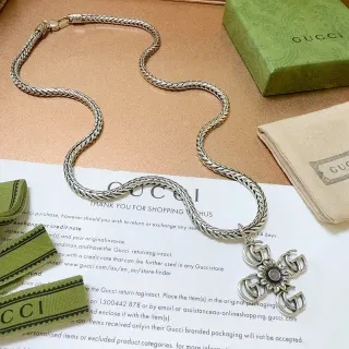 Gucci Floral GG تعليقة متقاطعة سلسلة فضية مضفرة قلادة