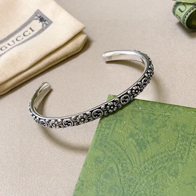 Gucci Bracelet Manchette Ouvert Motif Floral GG 5