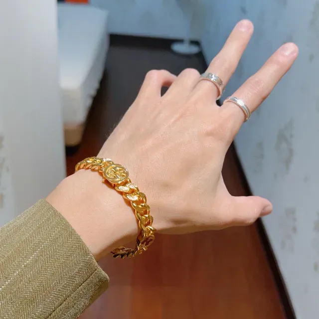 Gucci G-Link Interlocking G Gold-Tone Chain Bracelet 2