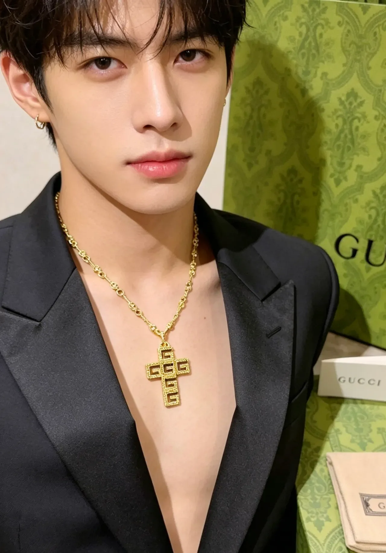 Gucci GG Cross Pendant Gold-Tone Chain Necklace 6