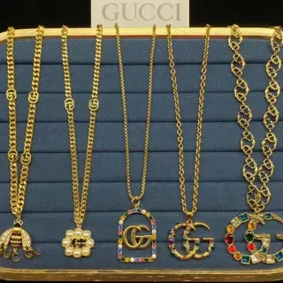 Gucci GG Logo et motif d'abeille ton or multicolore cristal perle colliers